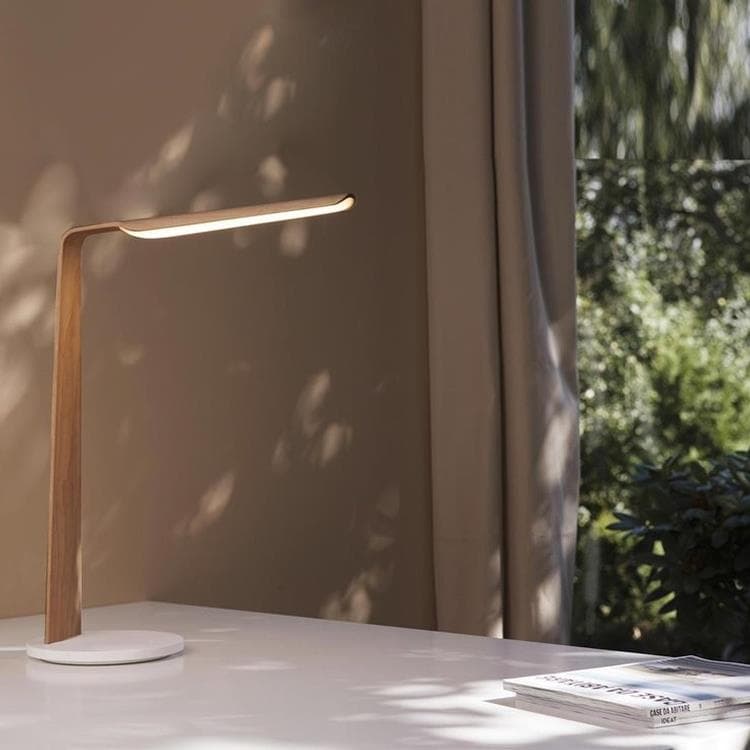 SWAN TABLE Lampe LED Bois Tactile avec Chargeur à induction H55cm chêne  Tunto - LightOnline