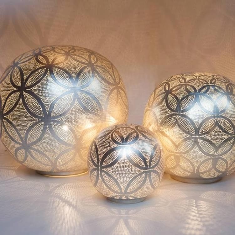 Lampe à poser Boule Métal Perforé Ø30cm BALL CIRCLES Argenté