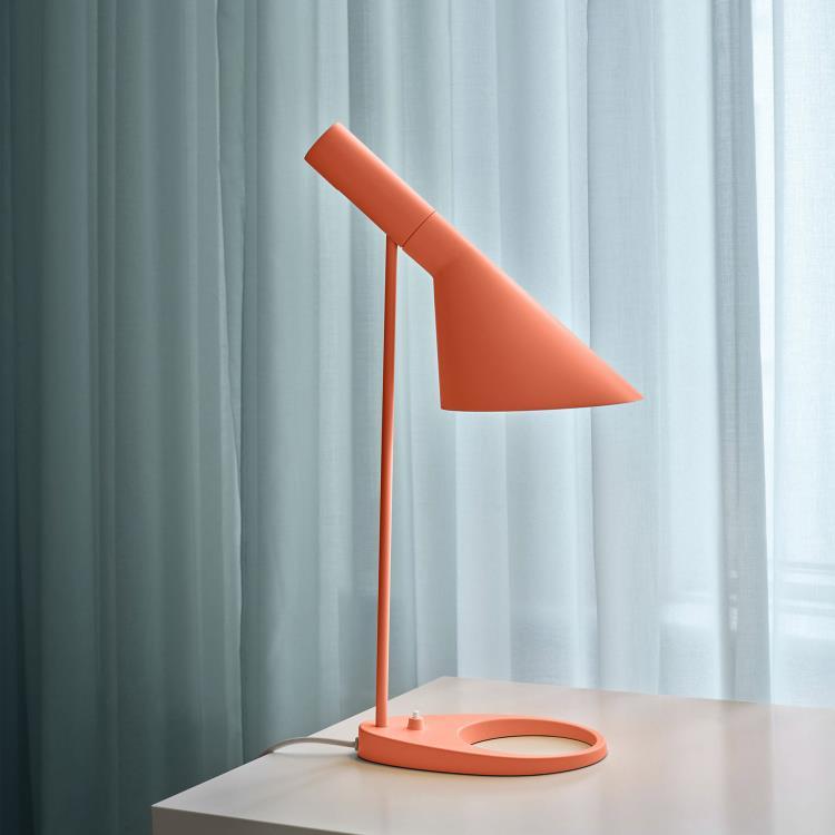 Lampe à poser Métal H43,3cm AJ MINI Electric orange