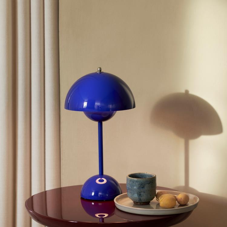 Lampe à poser sans fil avec variateur tactile H29.5cm FLOWERPOT VP9 Bleu Cobalt