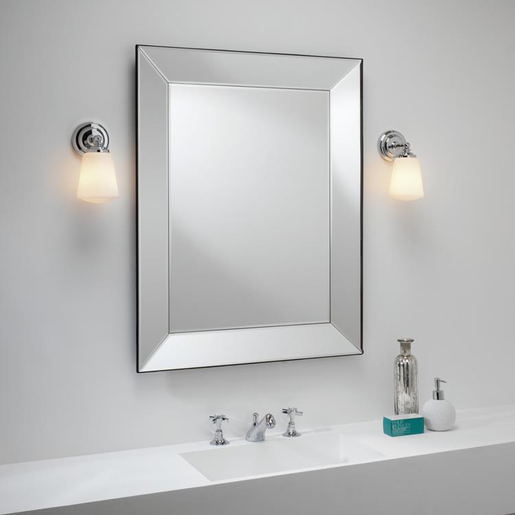 Applique descendante salle de bain métal et verre opalin H21,5cm ANTON Chrome