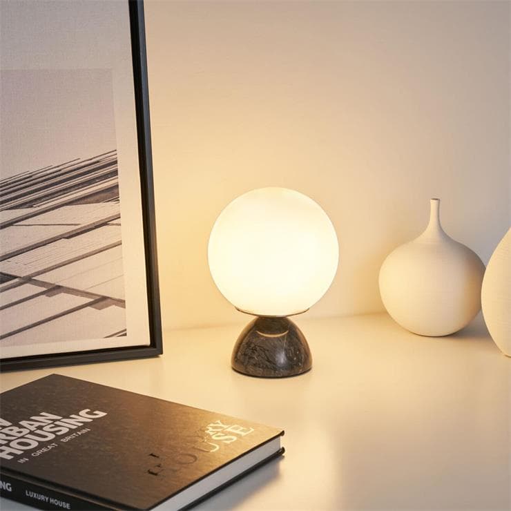 Lampe à poser Marbre H21cm SHINNING PEARL noir et blanc