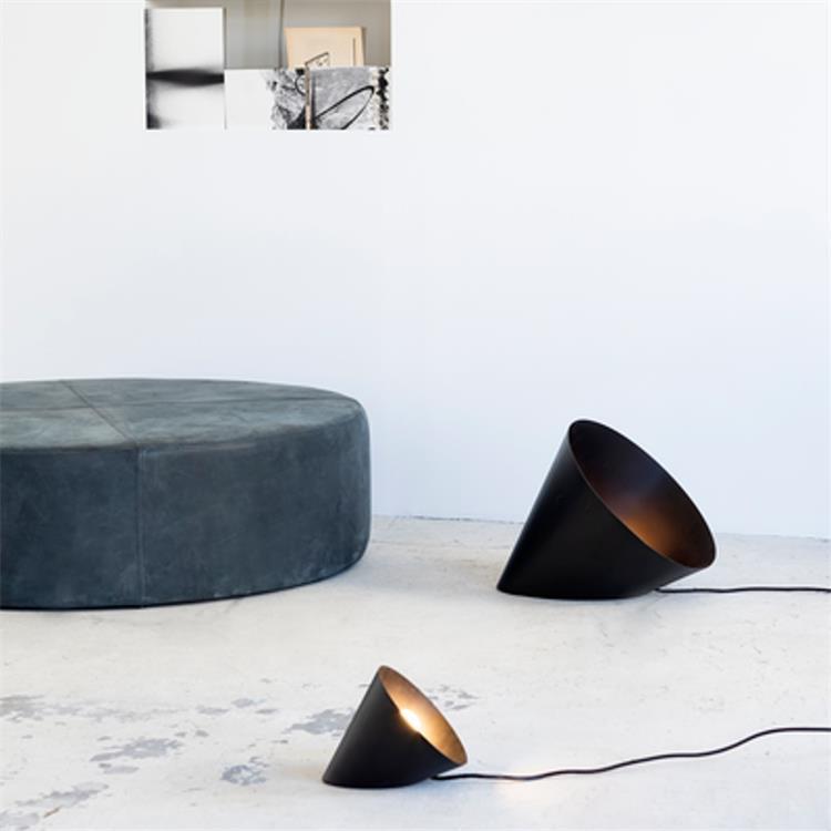 Lampe de table en acier H19cm COLLAR Noir