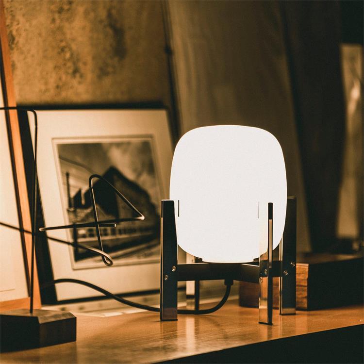 Lampe à poser LED avec Variateur H28cm CESTITA METALICA Blanc
