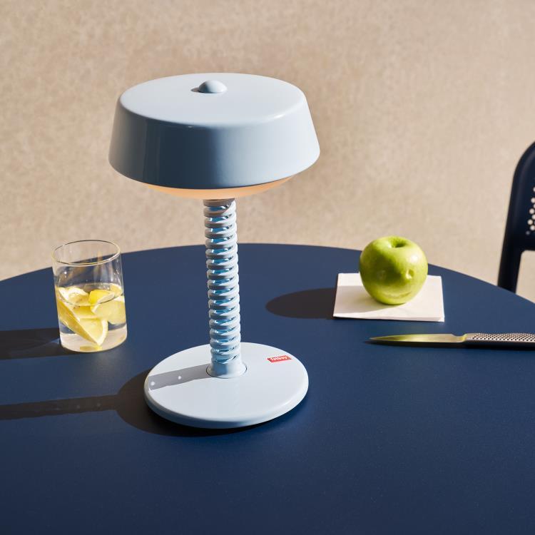 Lampe à poser d'extérieur avec ressort Ø18cm BELLBOY Jet blue