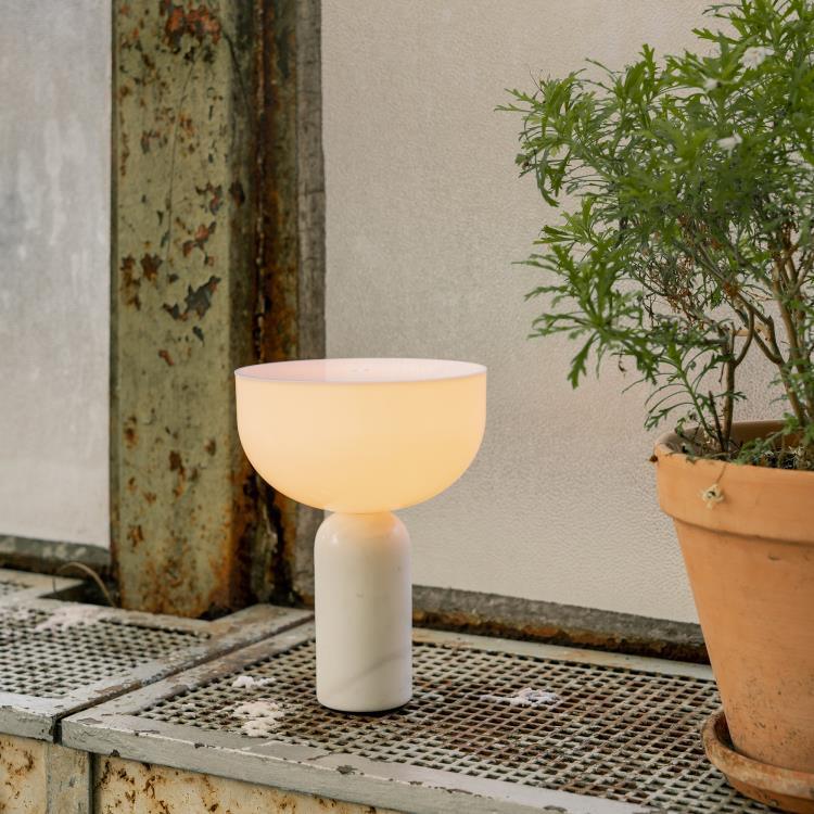 Lampe à poser sans fil Marbre H24cm KIZU Blanc acrylique