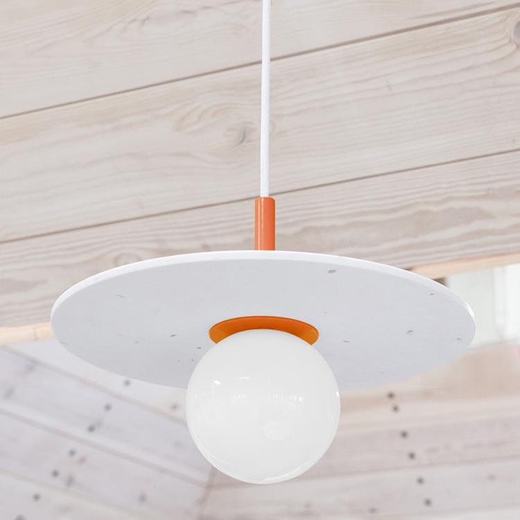 Suspension LED en plastique recylé Ø33cm PLUTO SMALL Zesty orange