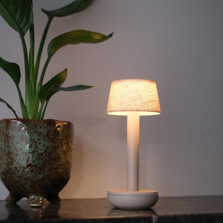 Lampe à poser LED d'extérieur sans fil & rechargeable H21.2cm TWO Beige lin beige