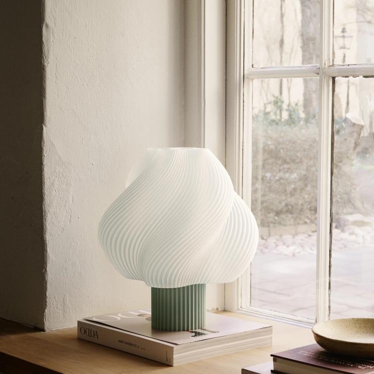 Lampe à poser plastique recyclé H34cm SOFT SERVE GRANDE Matcha