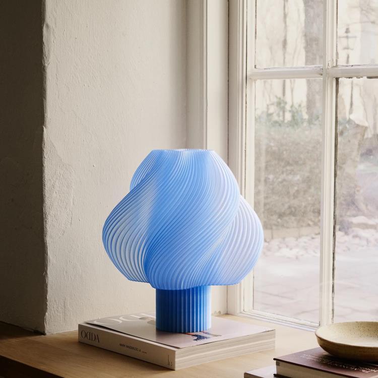 Lampe à poser plastique recyclé H34cm SOFT SERVE GRANDE Sorbet Myrtille