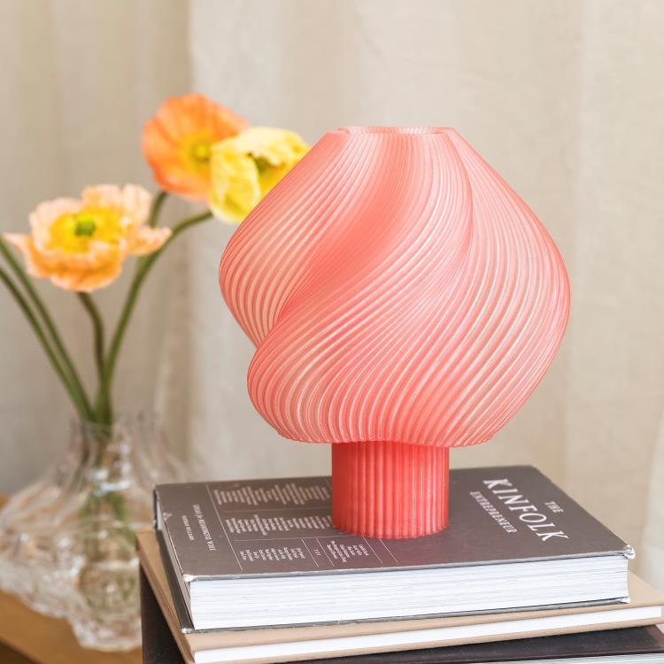 Lampe à poser plastique recyclé H26cm SOFT SERVE REGULAR Sorbet Pêche