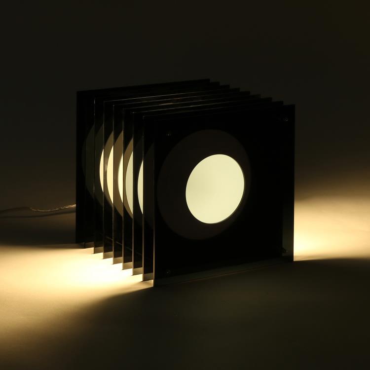 Lampe à poser LED Acrylique H24cm LOP BIG SQUARE gris foncé