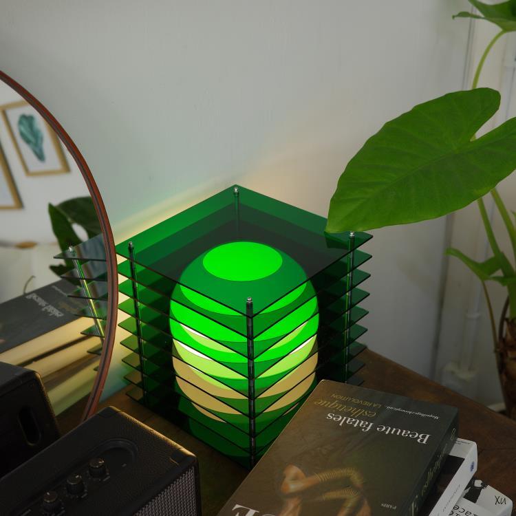 Lampe à poser LED Acrylique H24cm LOP BIG SQUARE Vert