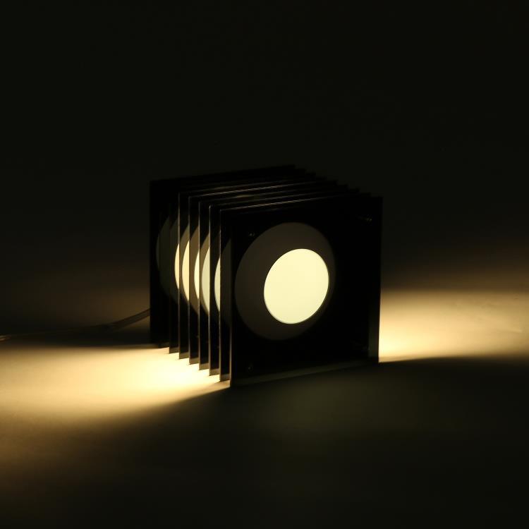Lampe à poser LED Acrylique H18cm LOP SMALL SQUARE gris foncé