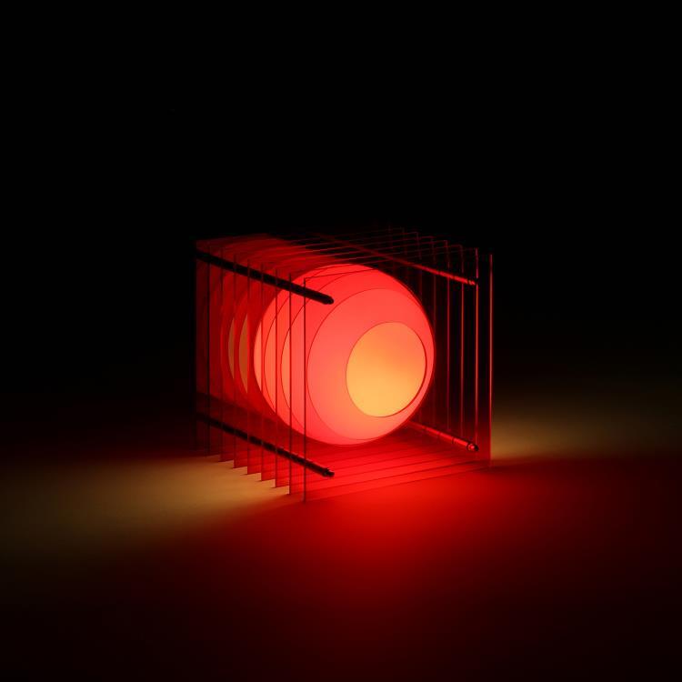 Lampe à poser LED Acrylique H18cm LOP SMALL SQUARE Rouge