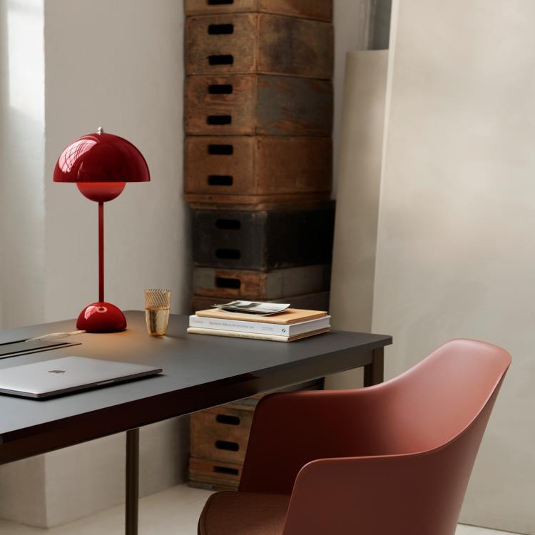 Lampe de table Métal H50cm FLOWERPOT VP3 rouge vermillon