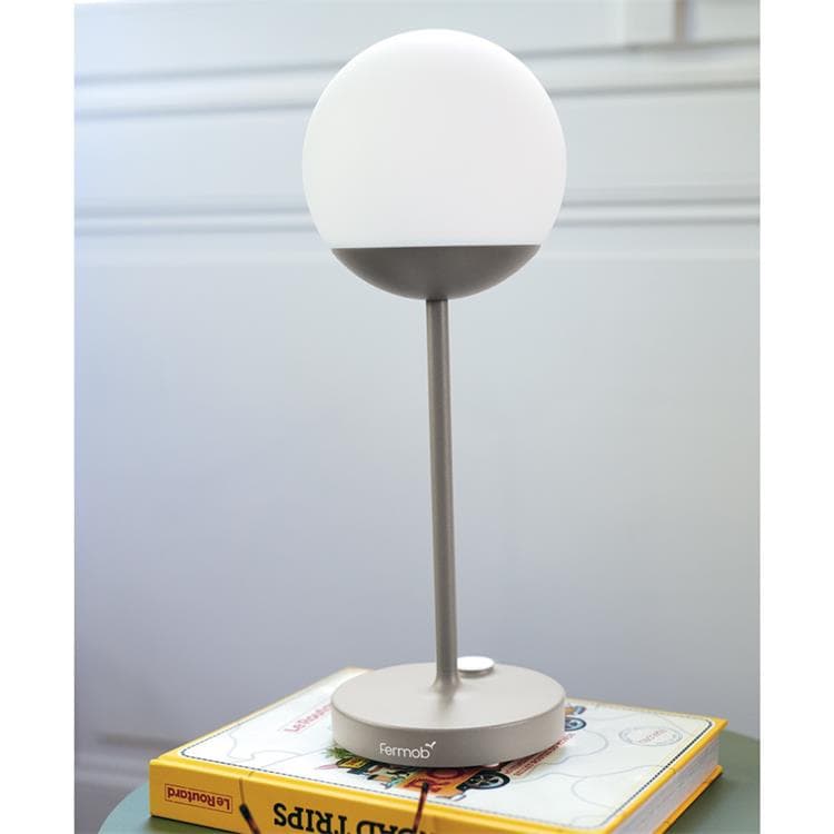 Lampe nomade LED d'extérieur rechargeable H40cm MOOON! argile