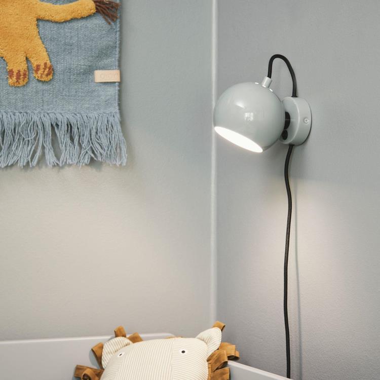 Applique murale Orientable Interrupteur sur Câble Métal Ø12cm BALL blanc mat