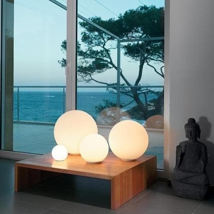 LA PETITE Lampe à Poser Métal H37cm blanc brillant Artemide